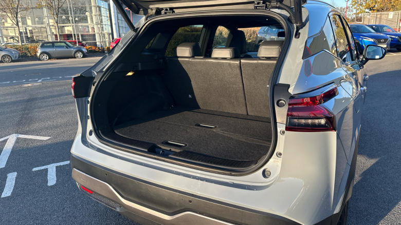 Nissan Qashqai 1.3 DiG-T MH Tekna 5dr Petrol Hatchback